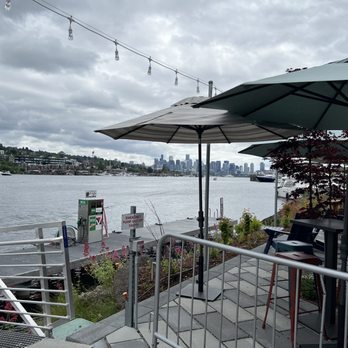 Bowriders Grill - Boat dock - American Near Me - Seattle, Washington