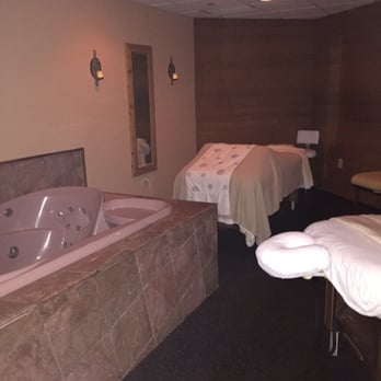 Nakoma Resort - Couples massage room - Resorts Near Me - Clio, California Nakoma Resort - Couples massage room - Resorts Near Me - Clio, California