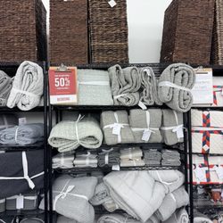 Pottery Barn Outlet