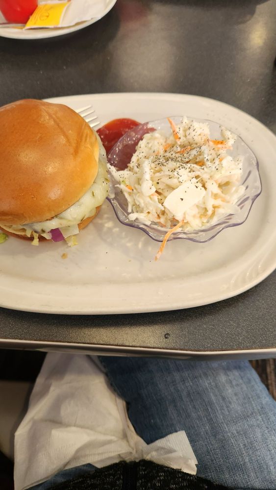 FRIENDLY’S Updated September 2024 74 Photos & 72 Reviews 70080