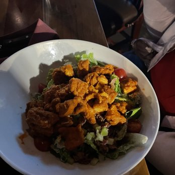 Tommy's Tavern + Tap - Buffalo Salad (Chicken) - Pizza Near Me - Staten Island, New York