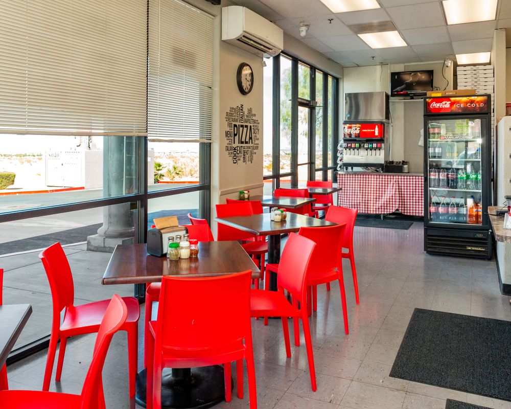 Familia Pizzeria - Photo 2