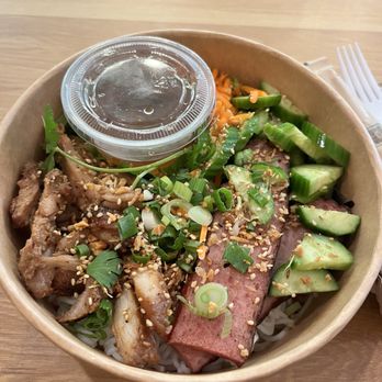 Paper Rice - Spring Rolls & Bowls - build your own Spring Bowl with noodles, sausage, chicken, citrus sauce, veggies, and everything seasoning. all gluten free (yay!). - Vietnamese Near Me - Pasadena, California