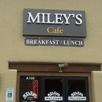 Miley's Café - Entrance to Miley's Cafe - Diners Near Me - Sedona, Arizona