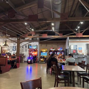 Rusty's Pizza Parlor - Dining room - Pizza Near Me - Santa Barbara, California Rusty's Pizza Parlor - Dining room - Pizza Near Me - Santa Barbara, California