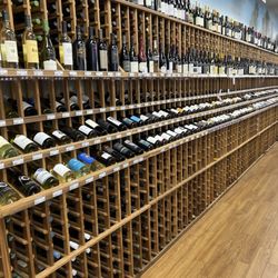 Figari's Wine and Liquor