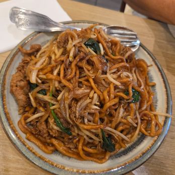 Good Alley - Stir Fried Noodles w Angus Beef - Chinese Near Me - Rosemead, California