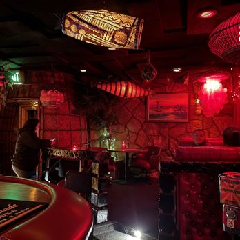 The Alibi Tiki Lounge - Front room - Karaoke Near Me - Portland, Oregon