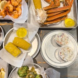 Shuckin' Shack Oyster Bar - Corn, crab and shrimp baskets, coleslaw, grilled veggies,