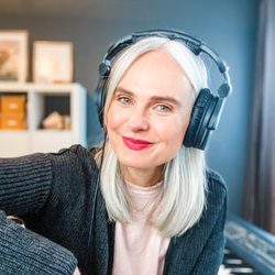 The Unlimited Voice - Annie Little offers professional voice lessons via Zoom or Skype. Sign up for a free 15-minute consultation to discuss your vocal goals.