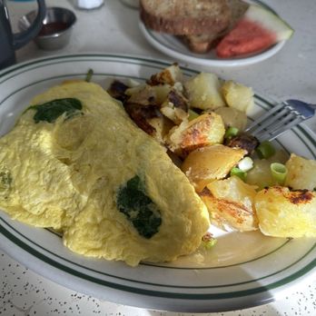 Cafe 1 - Veggie omelette with vegan cheese - Breakfast & Brunch Near Me - Fort Bragg, California Cafe 1 - Veggie omelette with vegan cheese - Breakfast & Brunch Near Me - Fort Bragg, California