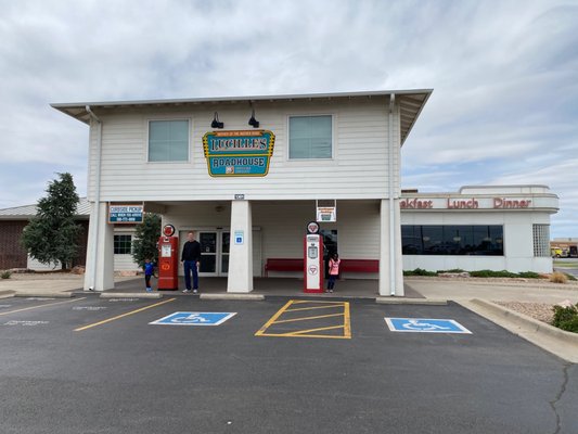 Lucille’s Roadhouse by null