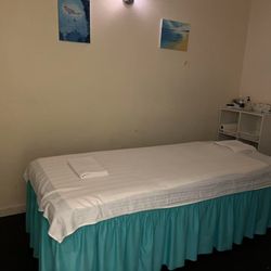 Here at Luna Massage , we boast a magnificent atmosphere with skilled Massage therapists.