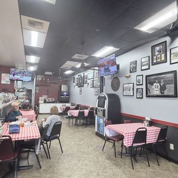 Grill Masters BBQ - Dining area - Barbeque Near Me - Clovis, California