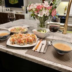 WASABI - Miso soup, edamame, poke bowl & 2 rolls