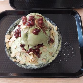 Tsuki - Matcha (green tea) Large bingsu - Ice Cream & Frozen Yogurt Near Me - Portland, Oregon