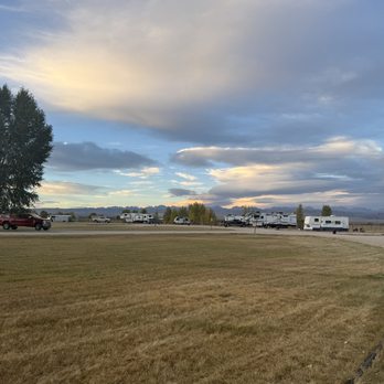 Highline Trail Rv Park - One of two large open grass areas - RV Parks Near Me - Boulder, Wyoming Highline Trail Rv Park - One of two large open grass areas - RV Parks Near Me - Boulder, Wyoming