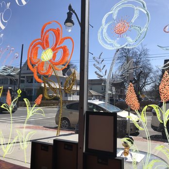 Mr Bumbles Cafe - More cheerful flowers in the front window - Cafes Near Me - Albany, New York