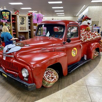 Buc-ee’s - Pickup truck - Gas Stations Near Me - Smiths Grove, Kentucky Buc-ee’s - Pickup truck - Gas Stations Near Me - Smiths Grove, Kentucky