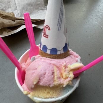 Susie Scoops - Rainbow Serbert and Strawberry Watermelon Sorbet - Ice Cream & Frozen Yogurt Near Me - Incline Village, Nevada Susie Scoops - Rainbow Serbert and Strawberry Watermelon Sorbet - Ice Cream & Frozen Yogurt Near Me - Incline Village, Nevada