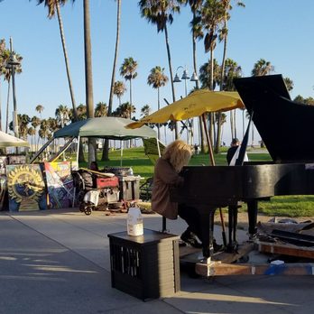 Venice Beach Boardwalk - Beaches Near Me - Venice, California Venice Beach Boardwalk - Beaches Near Me - Venice, California