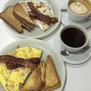 Historias y Un Cafe - Omelettes - egg whites with veggies and ham and cheese. - Breakfast & Brunch Near Me - Bayamón, Puerto Rico Historias y Un Cafe - Omelettes - egg whites with veggies and ham and cheese. - Breakfast & Brunch Near Me - Bayamón, Puerto Rico