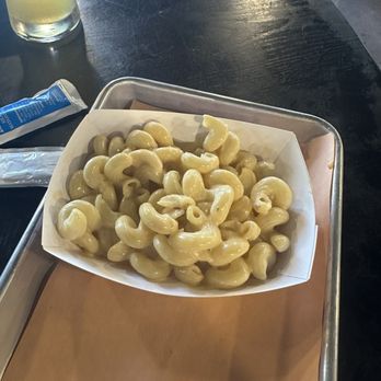 Strings Sports Brewery - Mac N Cheese - Breweries Near Me - Jacksonville, Florida Strings Sports Brewery - Mac N Cheese - Breweries Near Me - Jacksonville, Florida