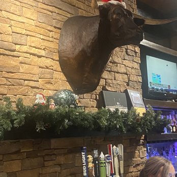 LongHorn Steakhouse - Friday, 8 December 2023 -- inside LongHorn Steakhouse in Medina - Steakhouses Near Me - Medina, Ohio