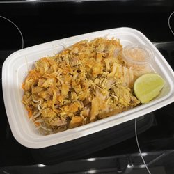 Blue Basil - Chicken Pad Thai