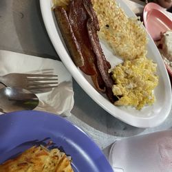 Cafe Jax - Jax biscuits and gravy full portion