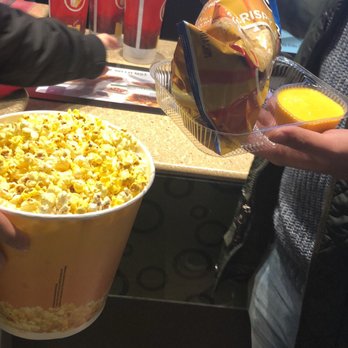 Regal Lynbrook - Cinema Near Me - Lynbrook, New York
