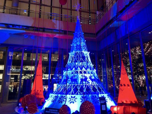 Marunouchi Building by null