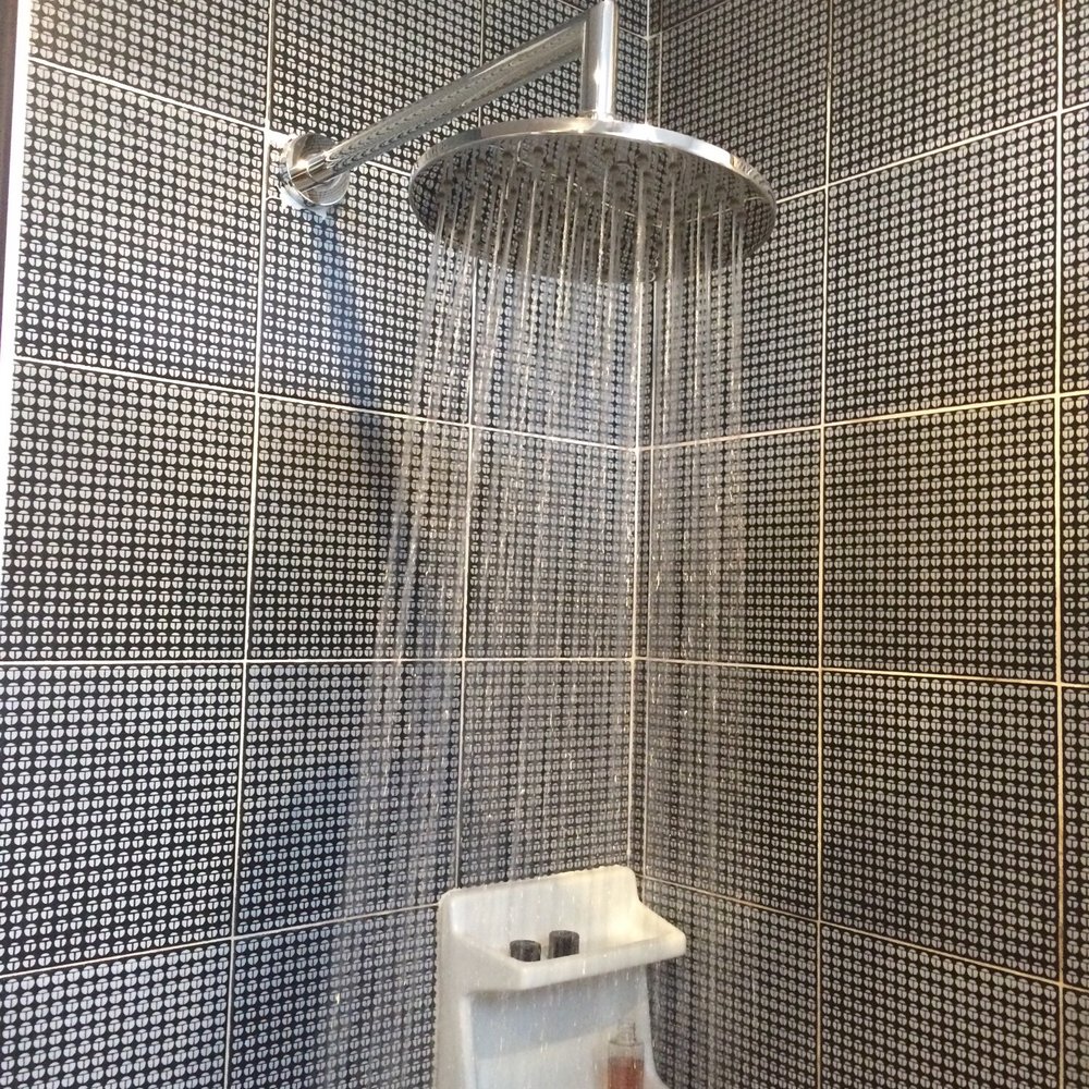 Piccola Vela - Awesome shower head - Hotels Near Me - Desenzano del Garda, BS