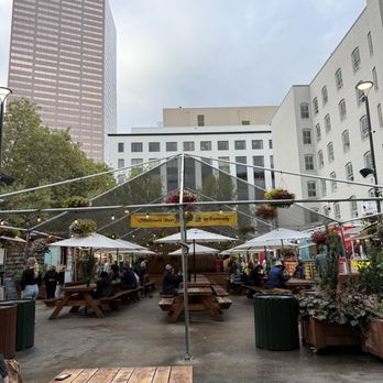 Fracture Brewing - Food pod - Breweries Near Me - Portland, Oregon Fracture Brewing - Food pod - Breweries Near Me - Portland, Oregon