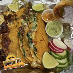 La Pasadita - Amazing birria tacos!