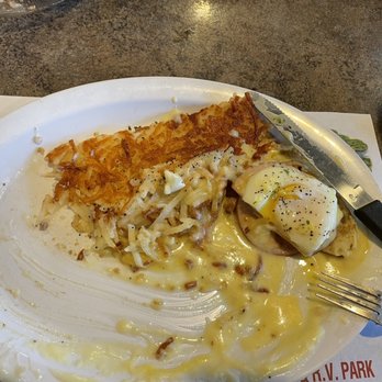 Hi-Lo Cafe - American Near Me - Weed, California