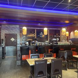 Red Bowl Asian Bistro-Deland - Dining area