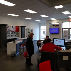 Newtown Verizon Wireless