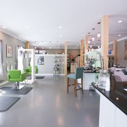 Hairbenders Studio & Spa