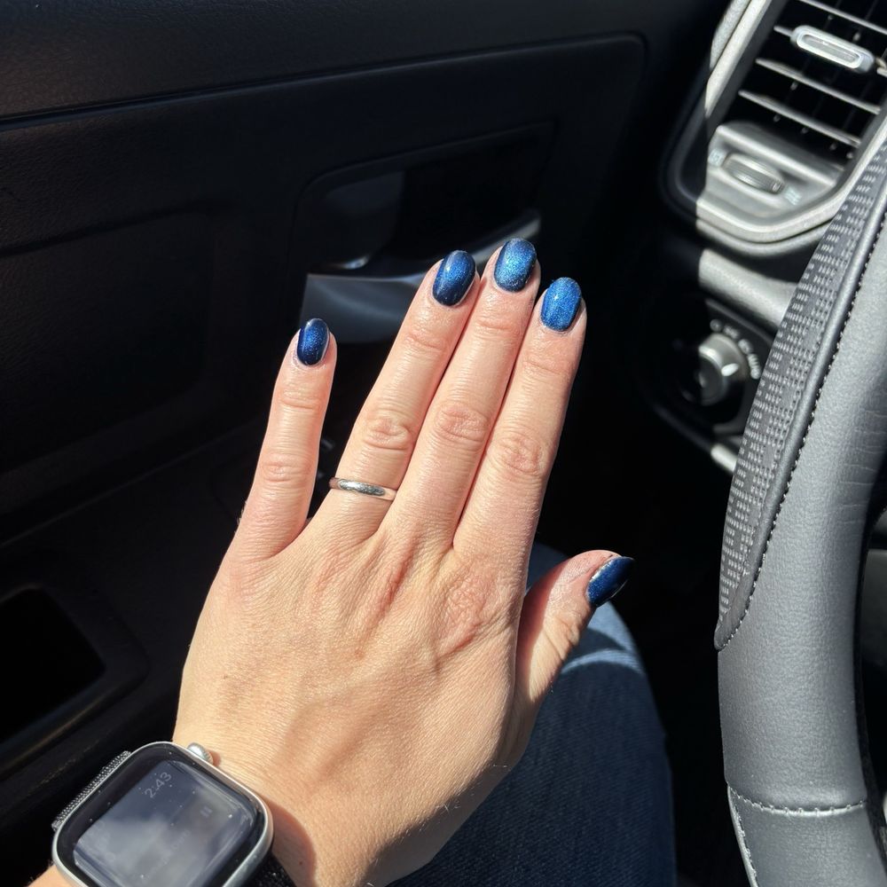 Coco Nails Spa - Dip manicure with cat eye - blue - Nail Salons Near Me - Lincoln, California