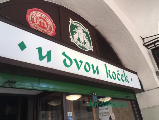 U Dvou koček by null