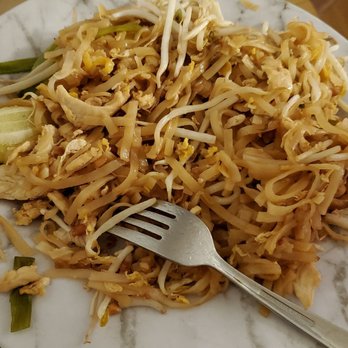 Prai Kitchen - Pad thai with chicken - Salad Near Me - West Hartford, Connecticut Prai Kitchen - Pad thai with chicken - Salad Near Me - West Hartford, Connecticut