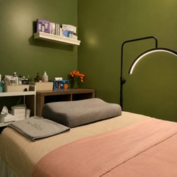 Facial room