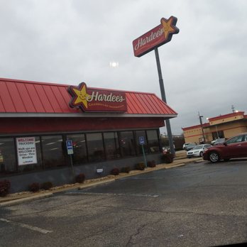 Hardee's - a typical Hardee's - Fast Food Near Me - Prattville, Alabama