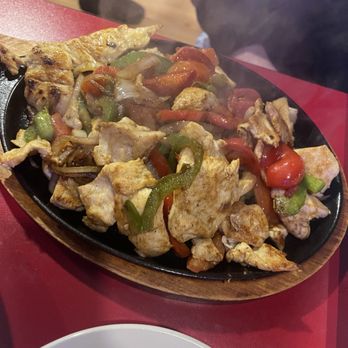 Moliendo Cafe - Chicken Fajitas - Colombian Near Me - Winter Springs, Florida Moliendo Cafe - Chicken Fajitas - Colombian Near Me - Winter Springs, Florida