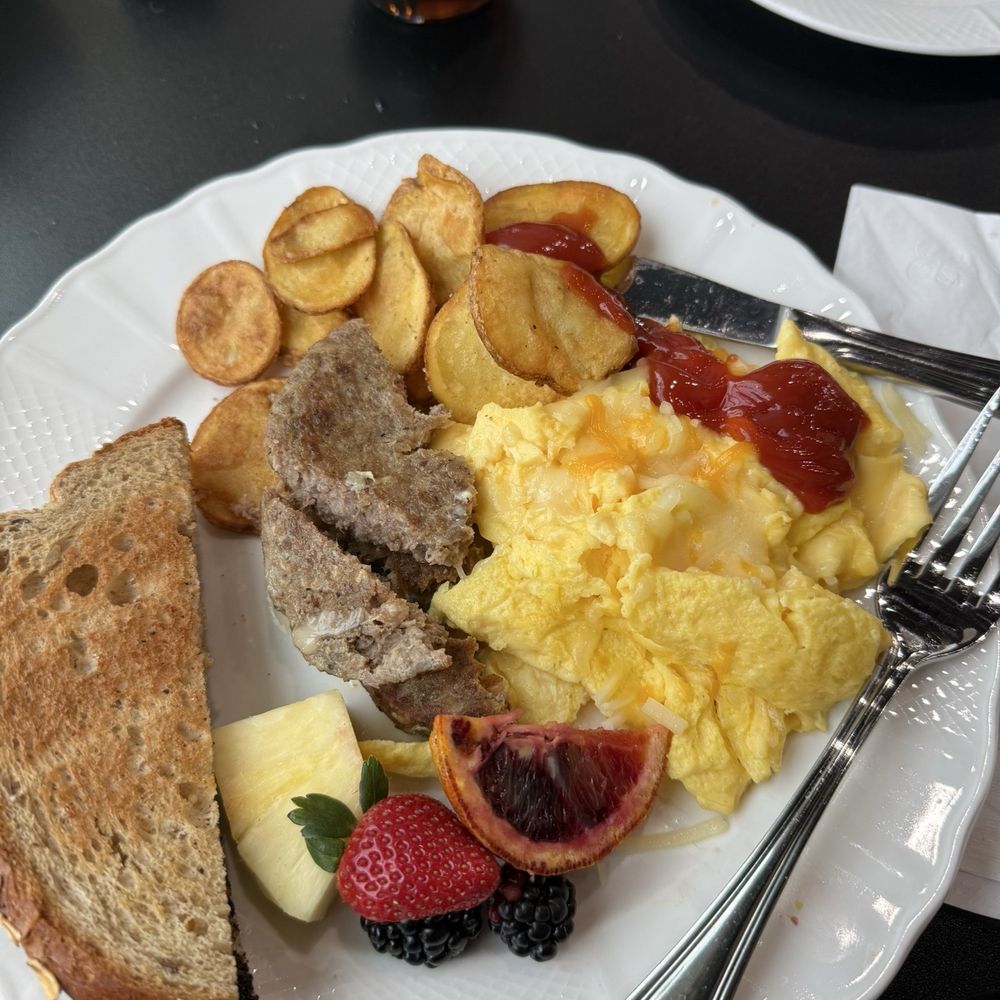 This is the Mission plate with burnt multigrain bread not white bread per the waitress.