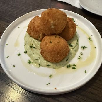 Cooper's Hawk Winery & Restaurant - Wine Bars Near Me - Avondale, Arizona