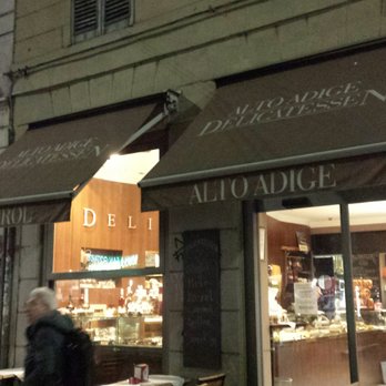 Delicatessen - L'esterno. Detto, un mondo di bontà! - Desserts Near Me - Milan, Michigan Delicatessen - L'esterno. Detto, un mondo di bontà! - Desserts Near Me - Milan, Michigan