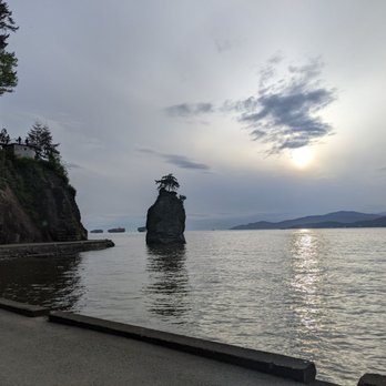 Siwash Rock - Landmarks & Historical Buildings Near Me - Vancouver, British Columbia