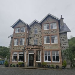 Duisdale Hotel - Front of hotel